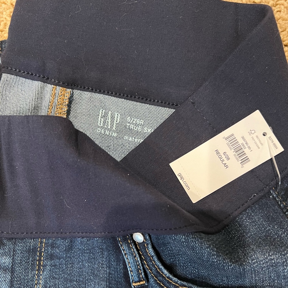 5 Pair - Brand New Gap Maternity Jeans - size 6/28R